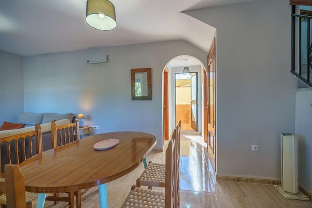Casa de 3 habitaciones en Ventas de Huelma en venta con garaje - 170.000 € (Ref: 9916052)
