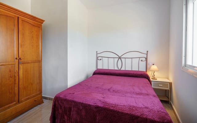 Casa de 3 habitaciones en Ventas de Huelma en venta con garaje - 170.000 € (Ref: 9916052)
