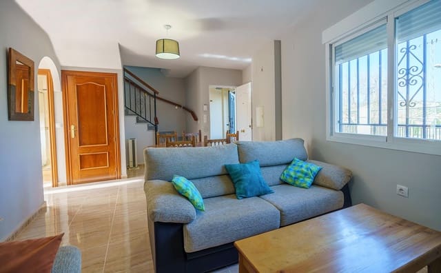 Casa de 3 habitaciones en Ventas de Huelma en venta con garaje - 170.000 € (Ref: 9916052)