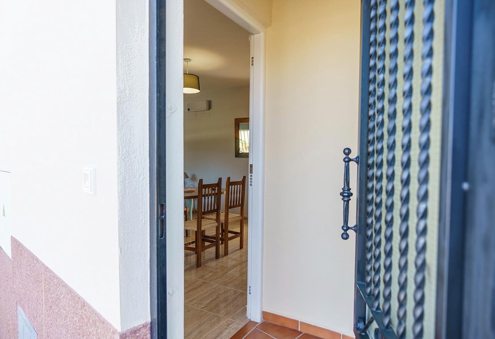 3 sypialnia Dom na sprzedaż w Ventas de Huelma z garażem - 170 000 € (Ref: 9916052)