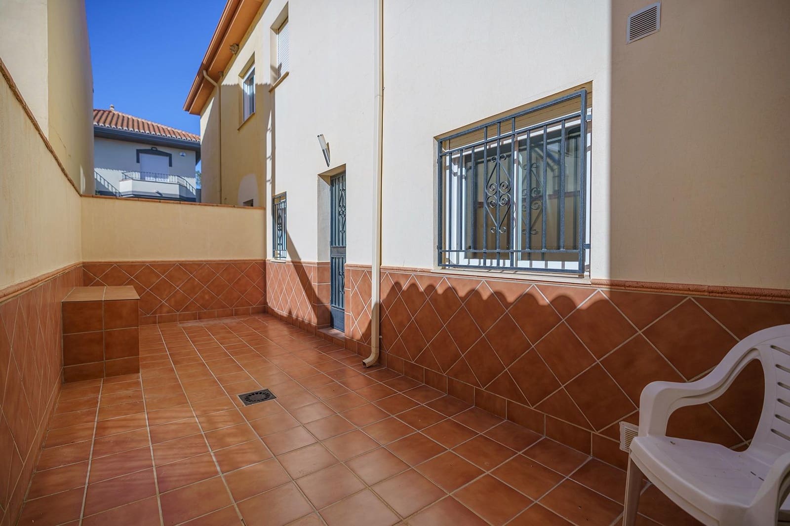 3 sypialnia Dom na sprzedaż w Ventas de Huelma z garażem - 170 000 € (Ref: 9916052)