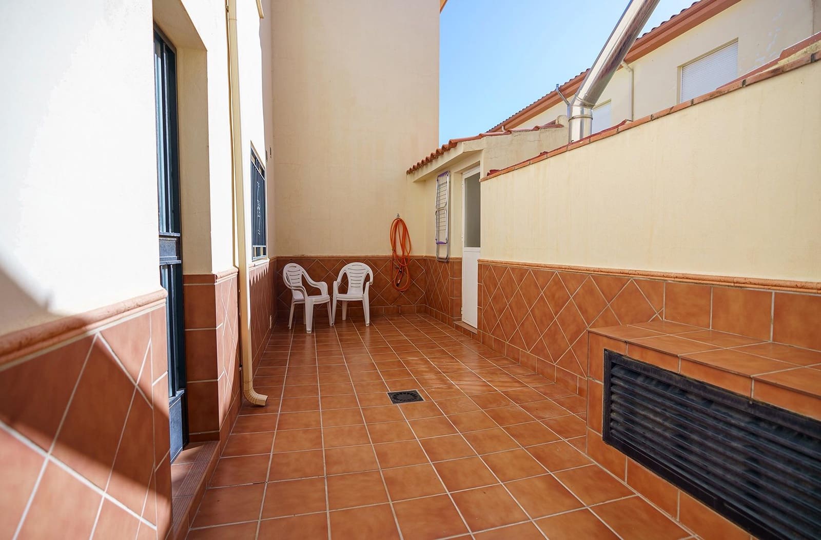 3 sypialnia Dom na sprzedaż w Ventas de Huelma z garażem - 170 000 € (Ref: 9916052)