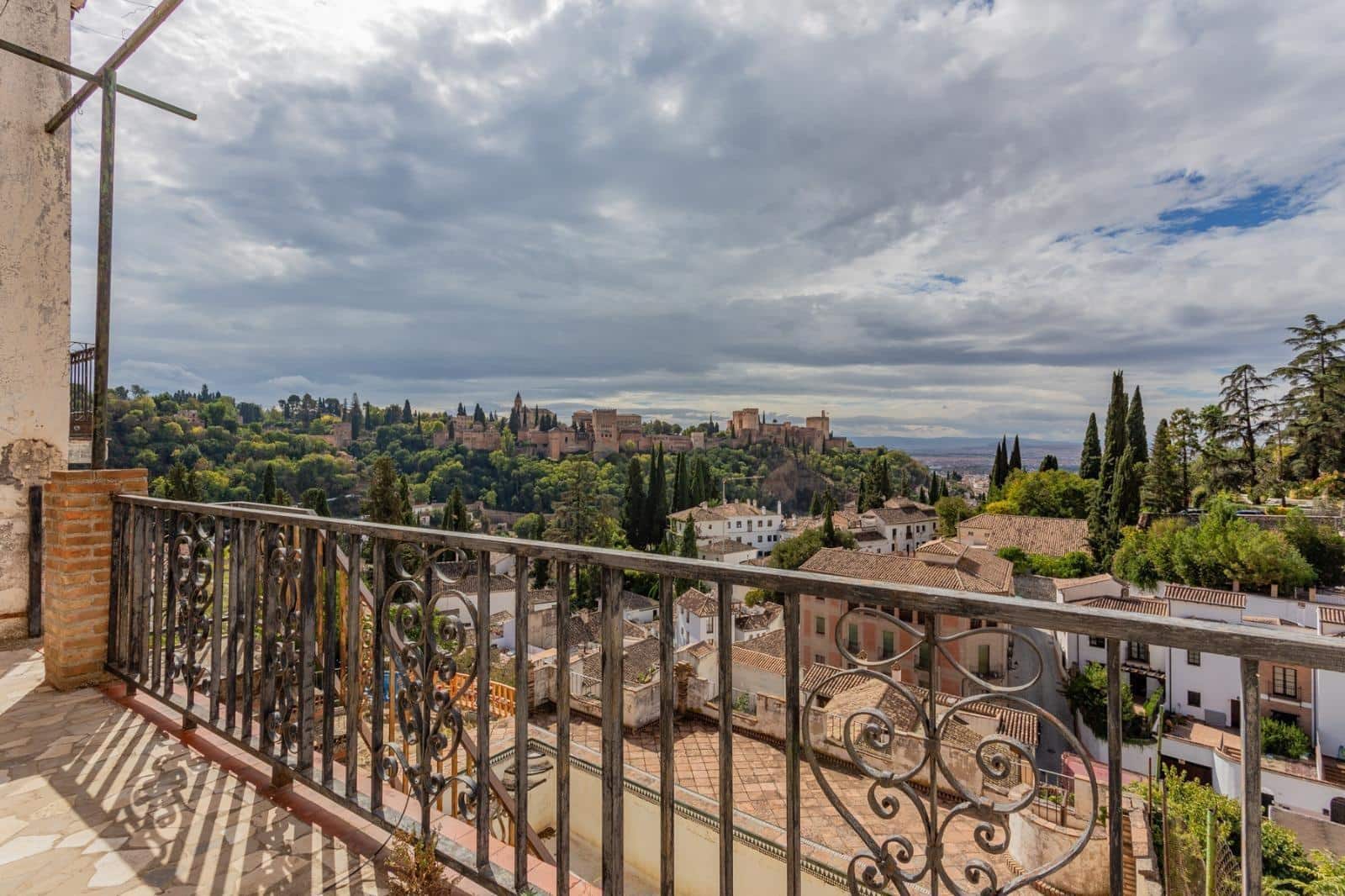 11 soverom Villa til salgs i Granada by med svømmebasseng garasje - € 2 690 000 (Ref: 9917199)