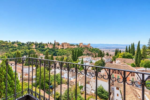 11 bedroom Villa for sale in Albaicin, Granada city with pool garage - € 2,690,000 (Ref: 9917199)