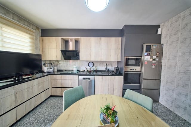 4 slaapkamer Halfvrijstaande villa te koop in Maracena - € 399.000 (Ref: 9924743)