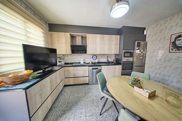 4 slaapkamer Halfvrijstaande villa te koop in Maracena - € 399.000 (Ref: 9924743)