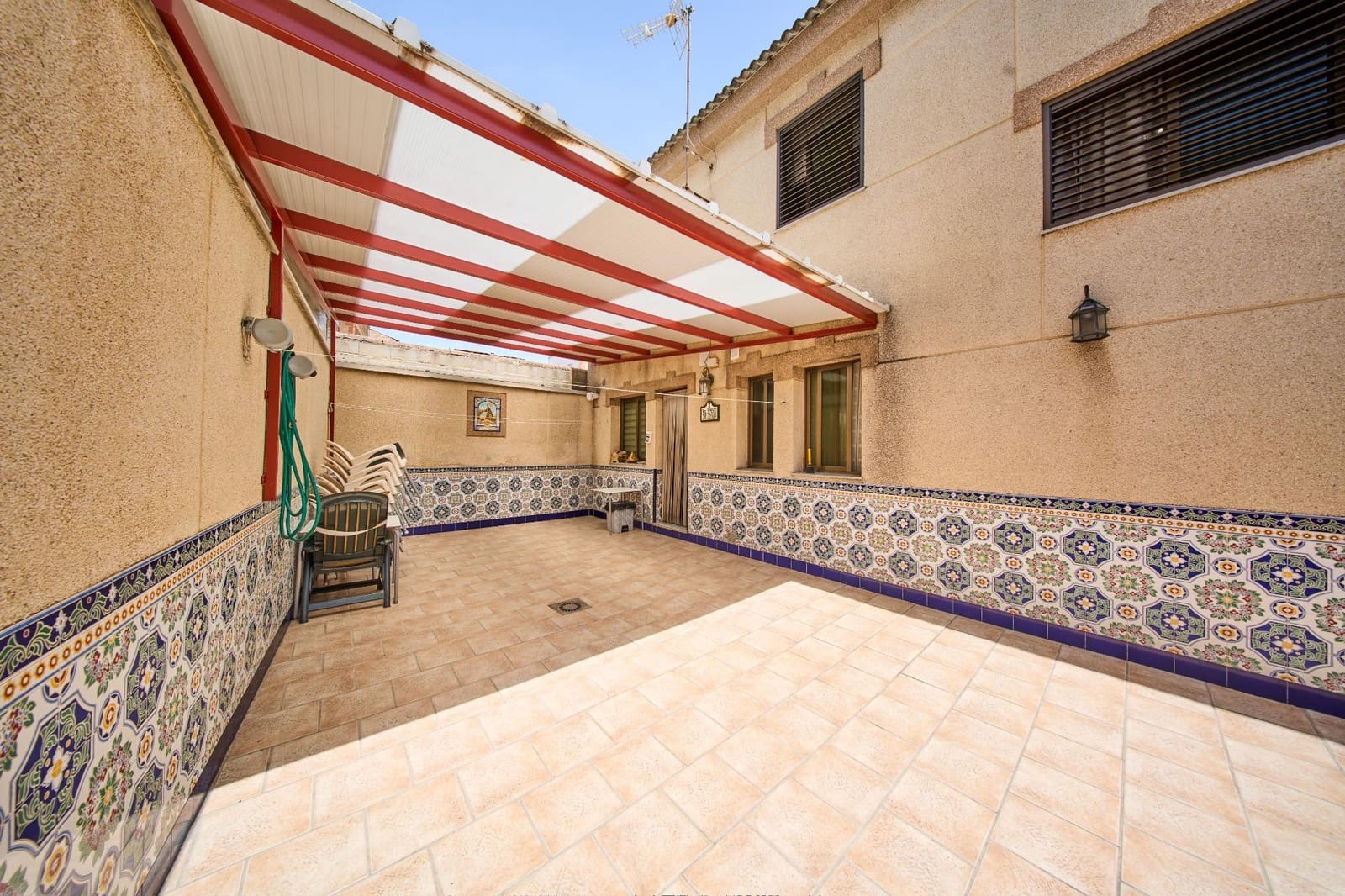 4 bedroom Semi-detached Villa for sale in Maracena - € 399,000 (Ref: 9924743)