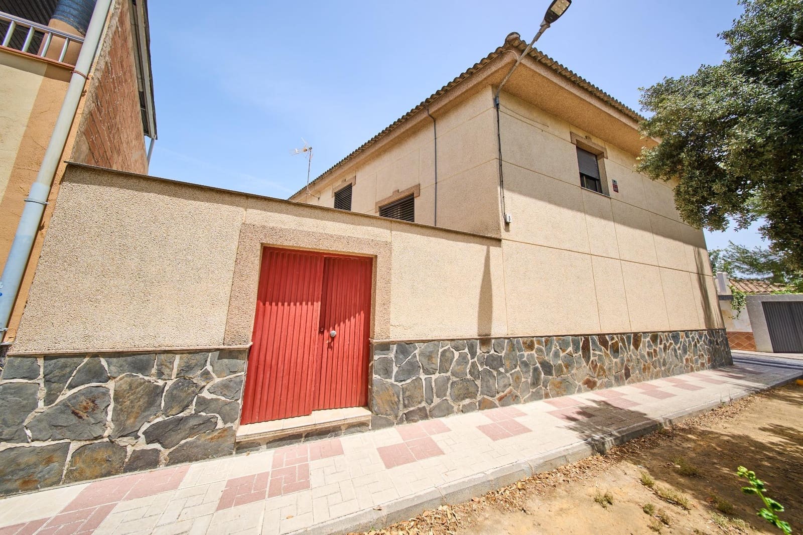 4 bedroom Semi-detached Villa for sale in Maracena - € 399,000 (Ref: 9924743)