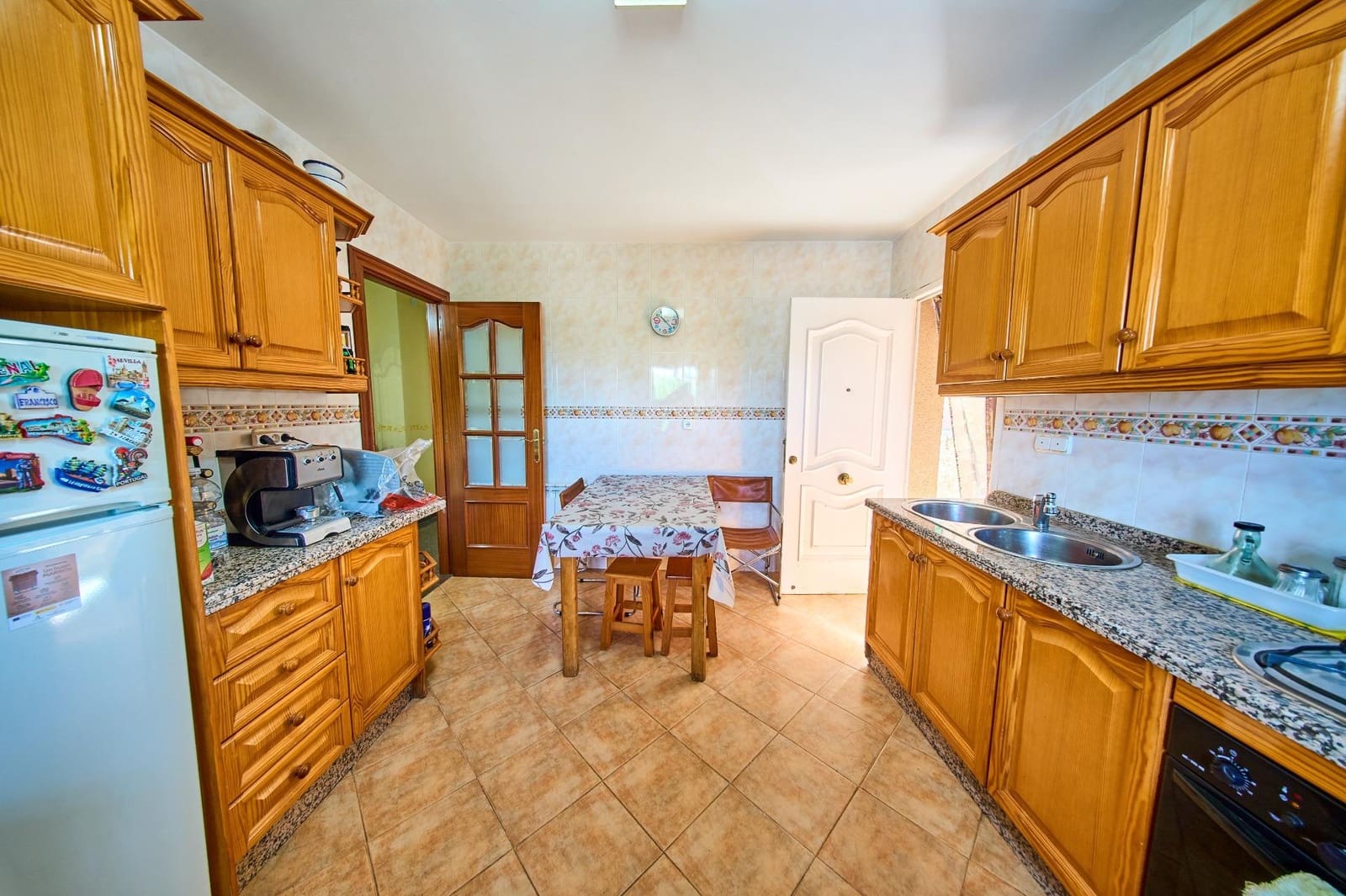 6 bedroom Villa for sale in Nivar with pool garage - € 320,000 (Ref: 9931739)