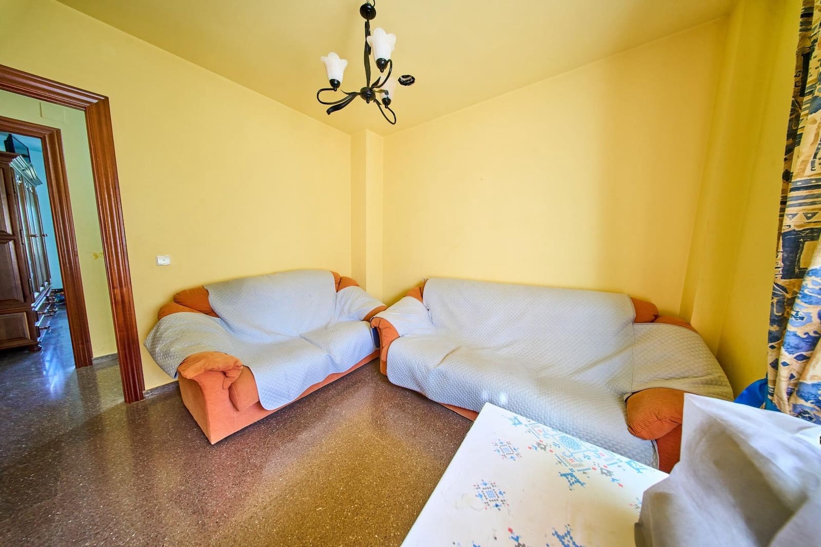 6 bedroom Villa for sale in Nivar with pool garage - € 320,000 (Ref: 9931739)