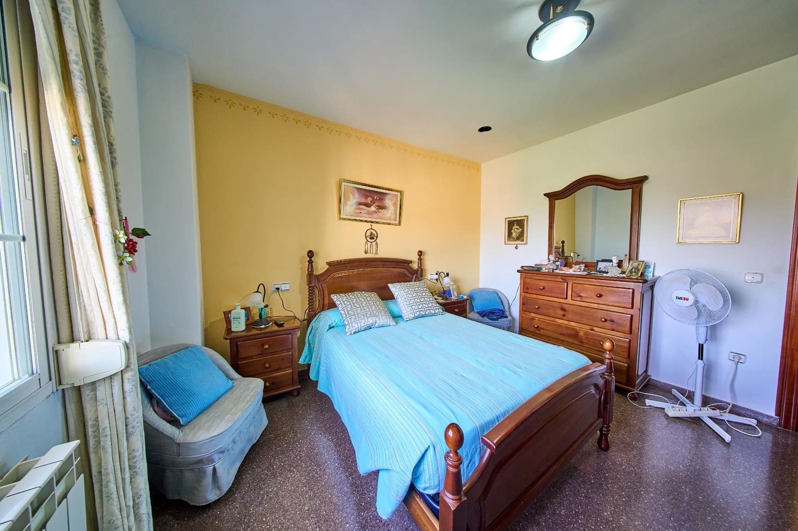 6 bedroom Villa for sale in Nivar with pool garage - € 320,000 (Ref: 9931739)