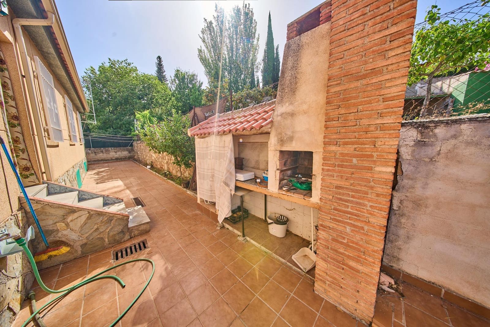 6 bedroom Villa for sale in Nivar with pool garage - € 320,000 (Ref: 9931739)
