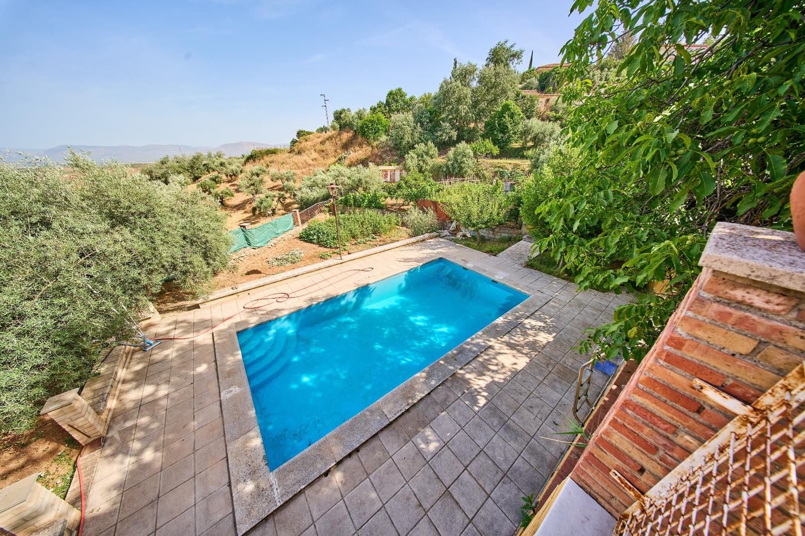 6 bedroom Villa for sale in Nivar with pool garage - € 320,000 (Ref: 9931739)