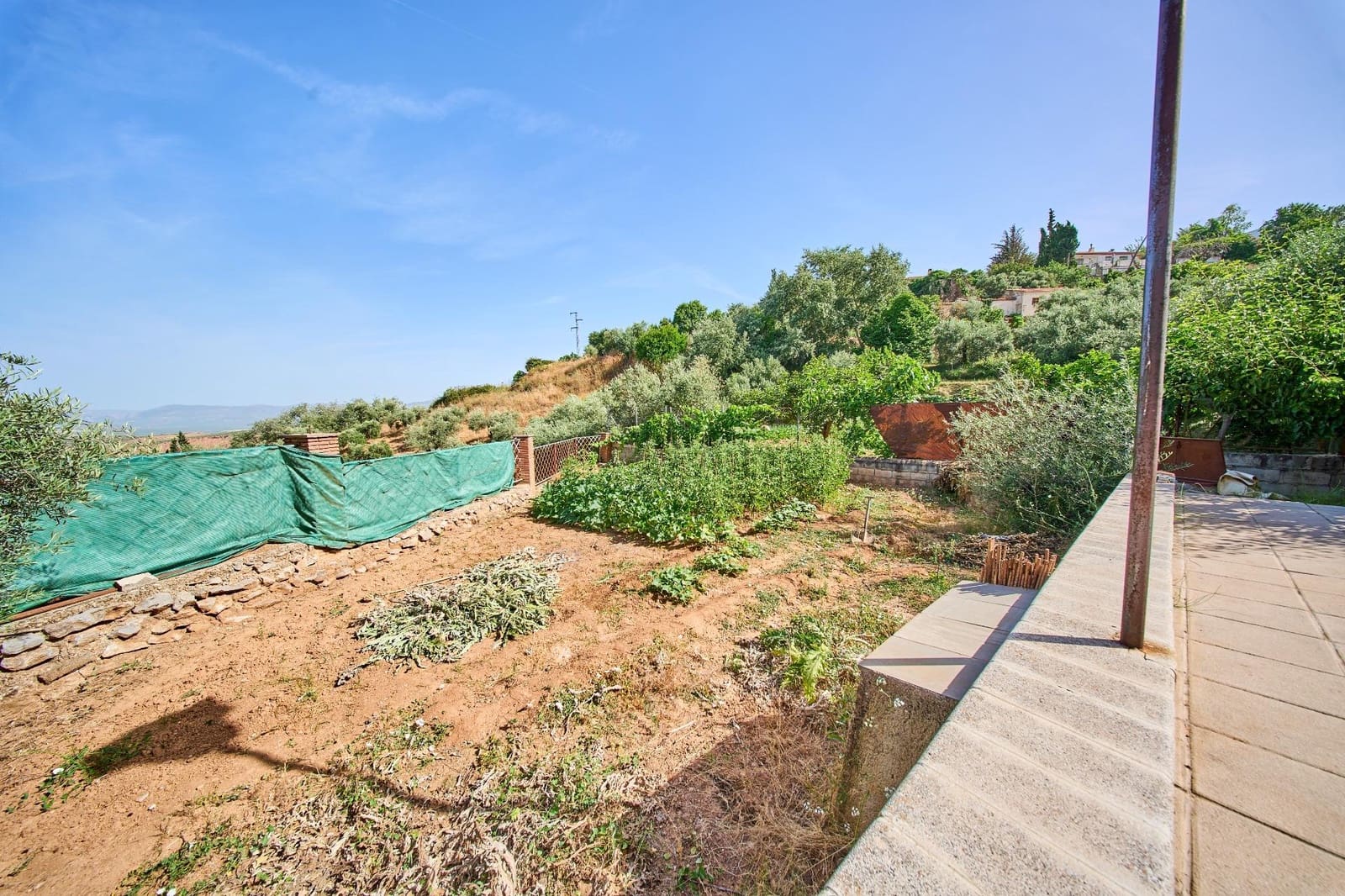 6 bedroom Villa for sale in Nivar with pool garage - € 320,000 (Ref: 9931739)