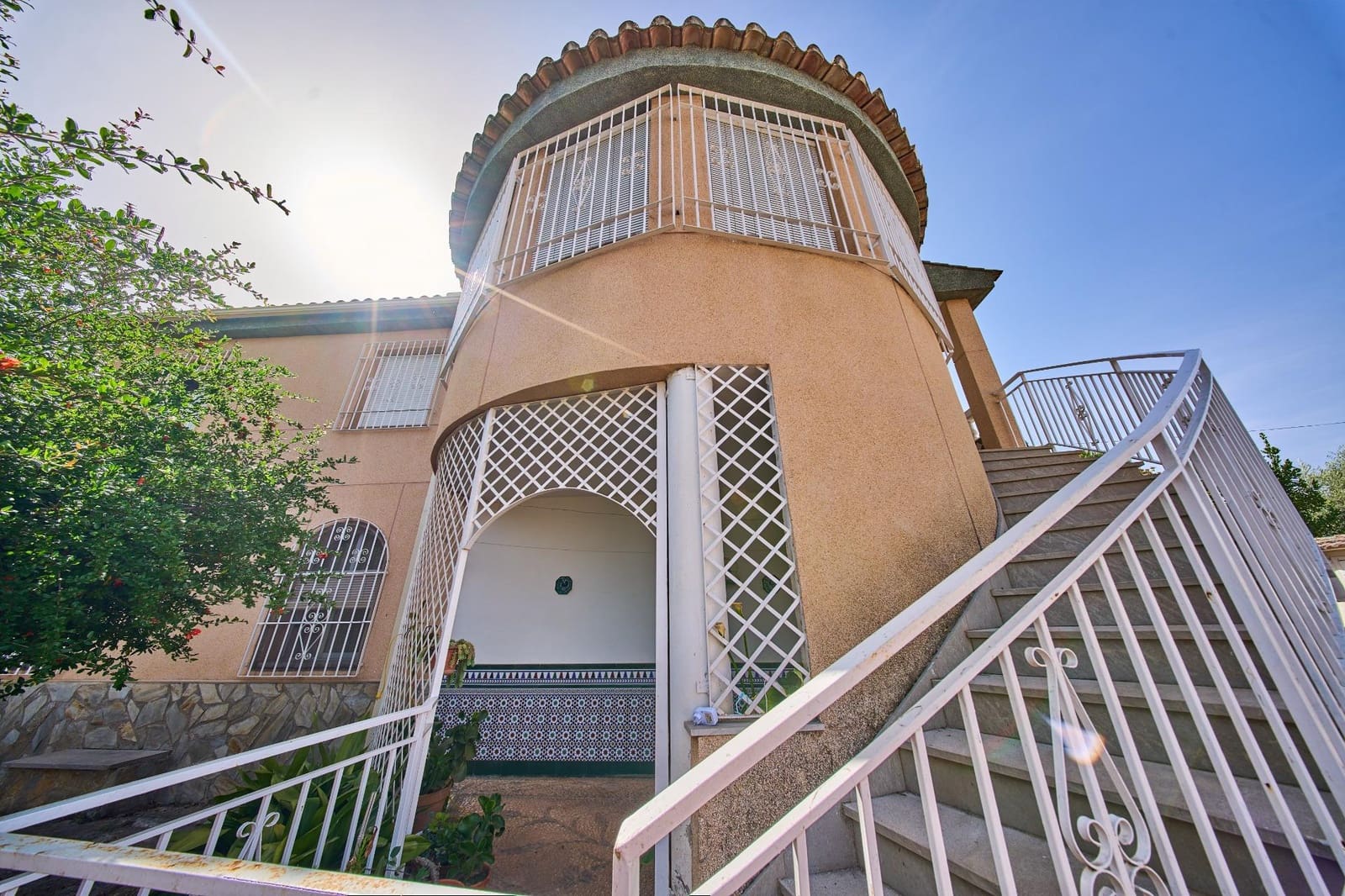 6 bedroom Villa for sale in Nivar with pool garage - € 320,000 (Ref: 9931739)