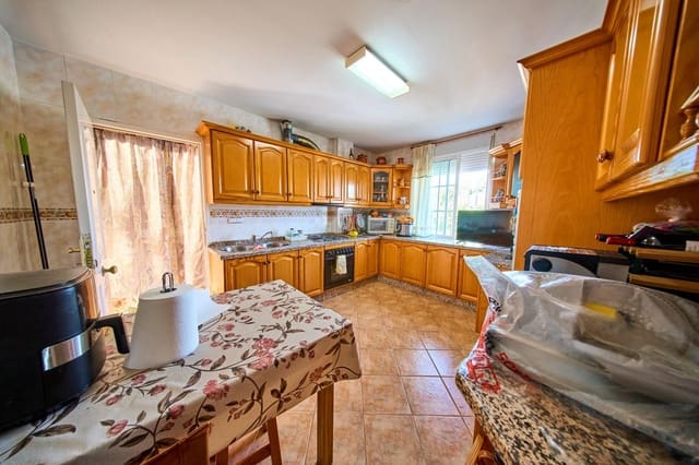 6 slaapkamer Villa te koop in Nívar met zwembad garage - € 299.900 (Ref: 9931739)