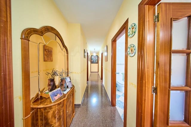 6 slaapkamer Villa te koop in Nívar met zwembad garage - € 299.900 (Ref: 9931739)