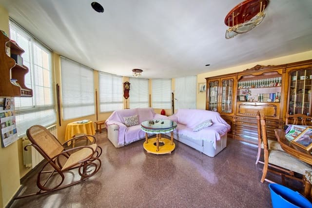 6 slaapkamer Villa te koop in Nívar met zwembad garage - € 299.900 (Ref: 9931739)
