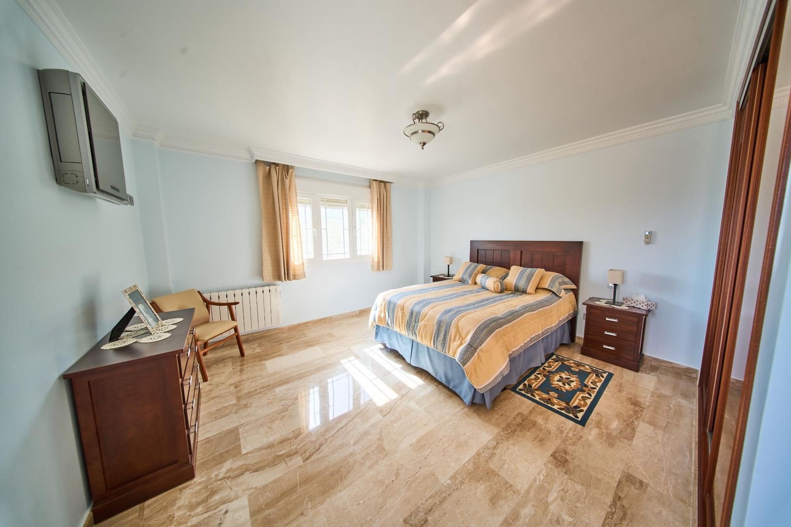 3 soveværelse Villa til salg i Dilar med swimmingpool garage - € 595.000 (Ref: 9938377)