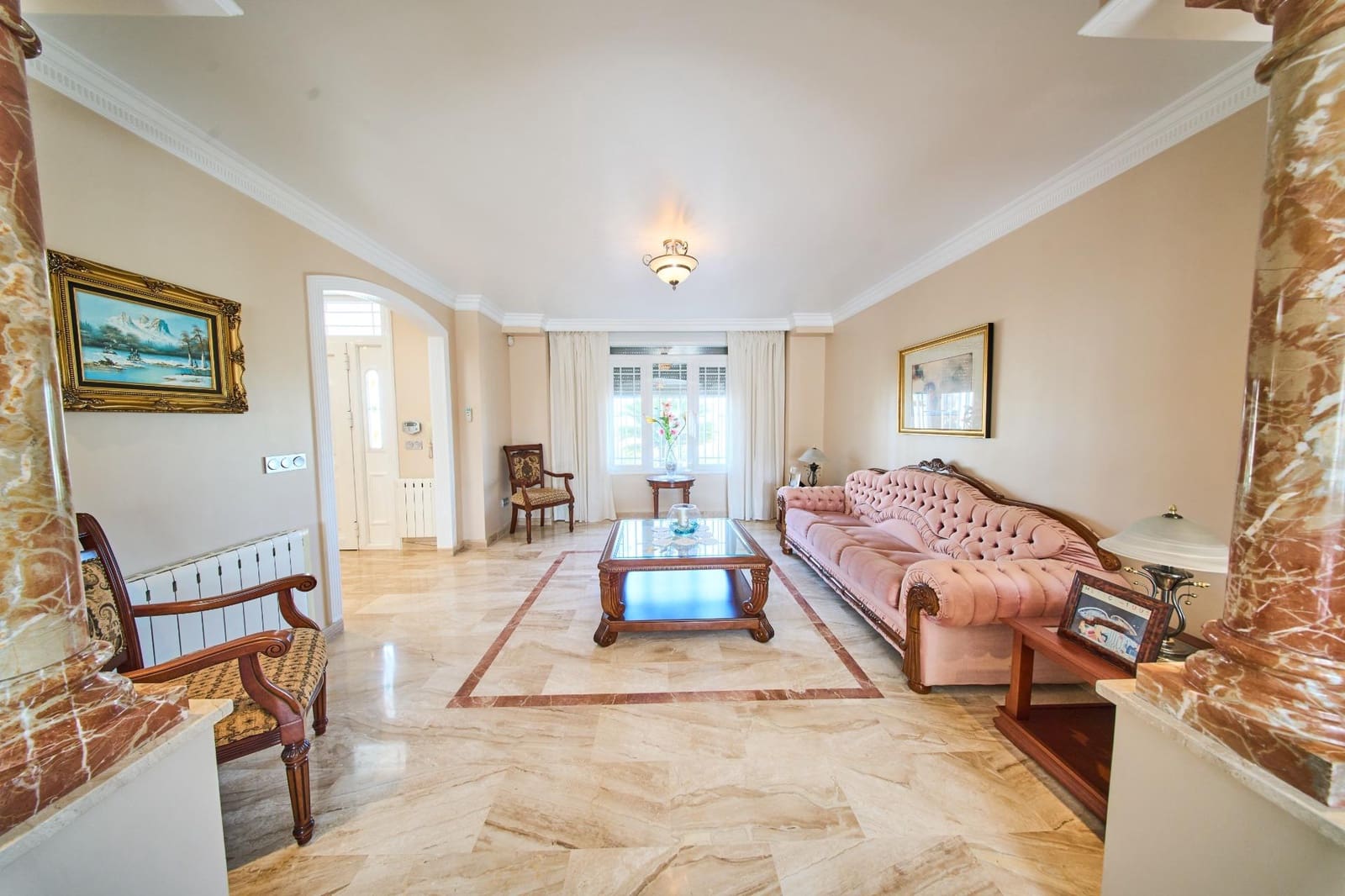 3 soveværelse Villa til salg i Dilar med swimmingpool garage - € 595.000 (Ref: 9938377)