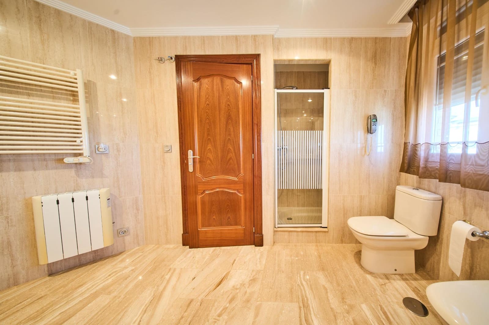 3 soveværelse Villa til salg i Dilar med swimmingpool garage - € 595.000 (Ref: 9938377)
