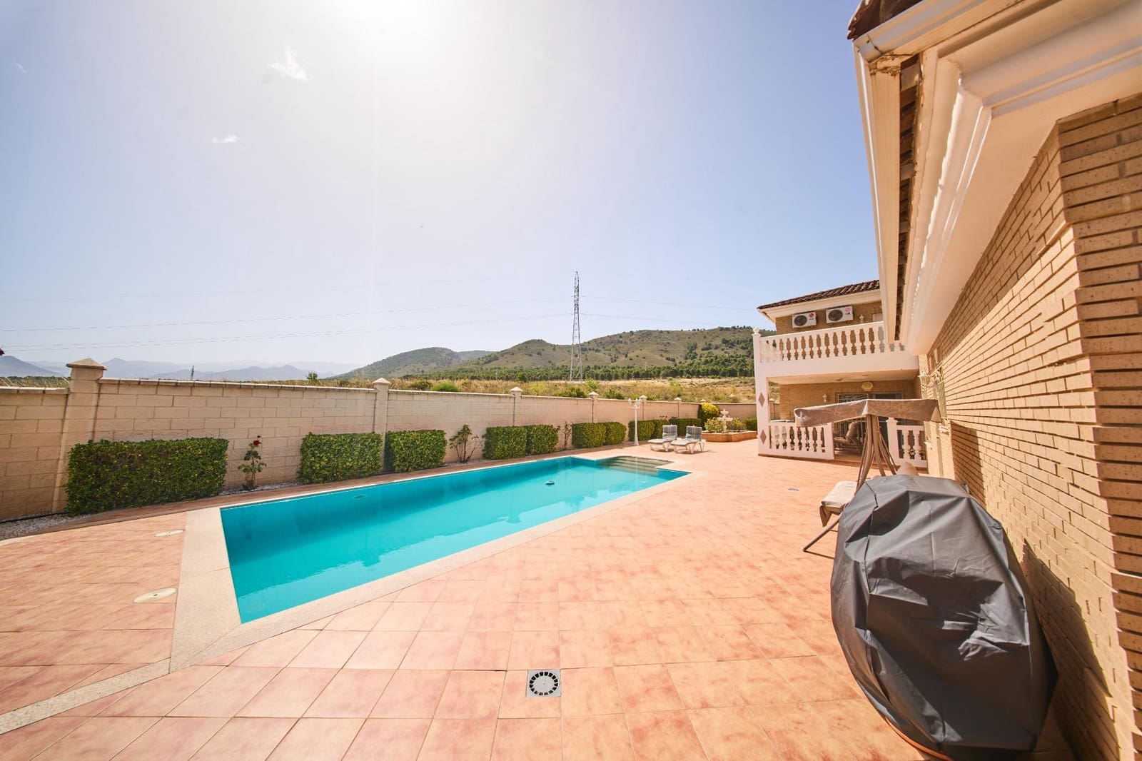 3 soveværelse Villa til salg i Dilar med swimmingpool garage - € 595.000 (Ref: 9938377)