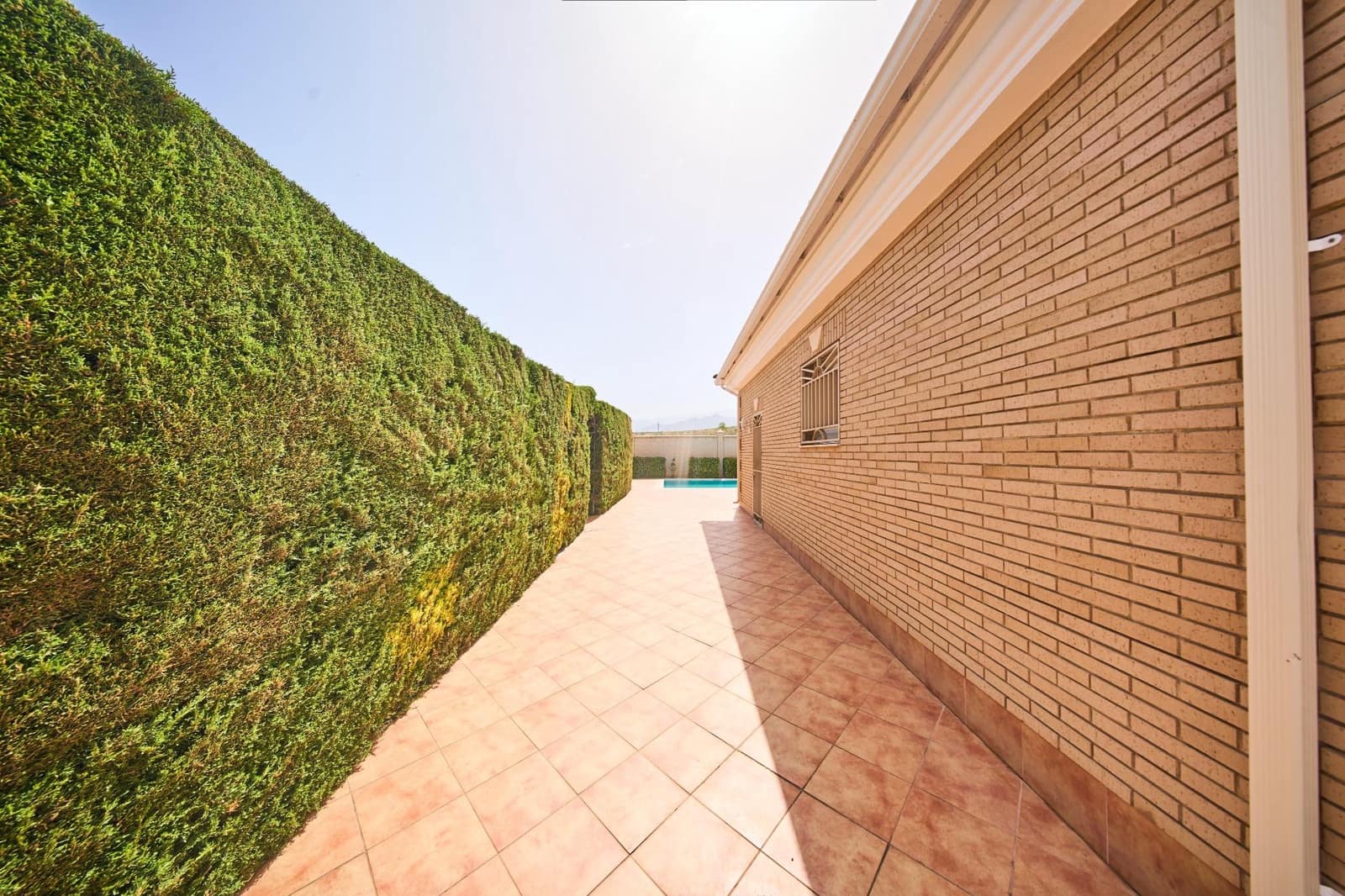3 soveværelse Villa til salg i Dilar med swimmingpool garage - € 595.000 (Ref: 9938377)