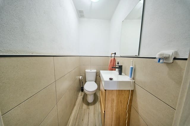 3 camera da letto Villetta a Schiera in vendita in Jun - 189.900 € (Rif: 9938379)