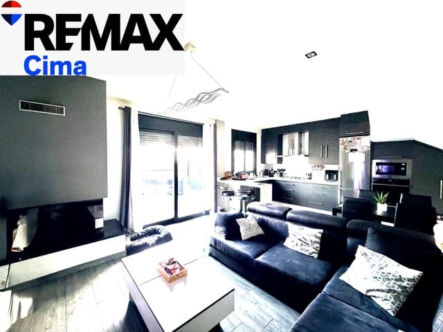 3 sypialnia Dom na sprzedaż w Cúllar z garażem - 180 000 € (Ref: 9940345)