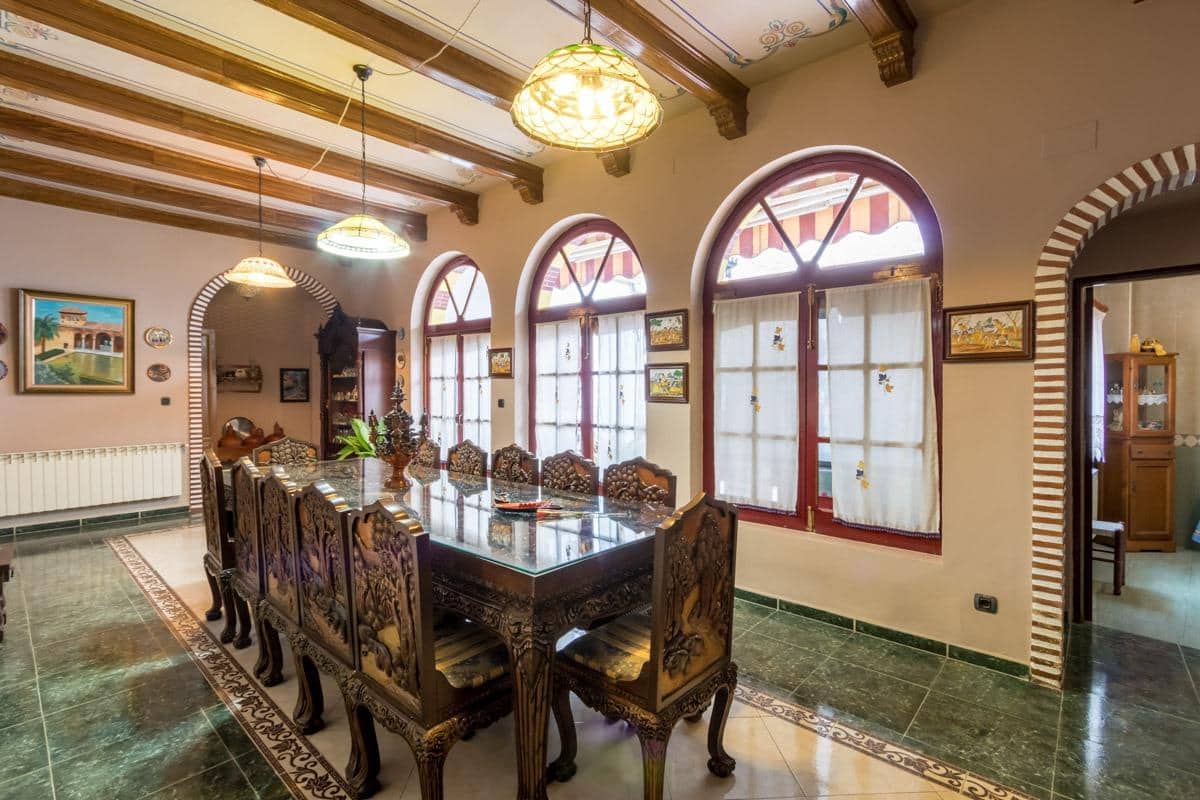 6 soveværelse Villa til salg i Albolote med swimmingpool - € 399.000 (Ref: 9942710)