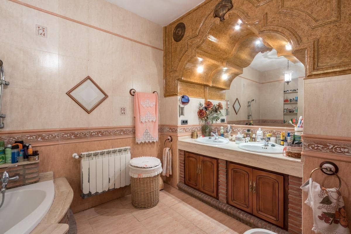 6 soveværelse Villa til salg i Albolote med swimmingpool - € 399.000 (Ref: 9942710)