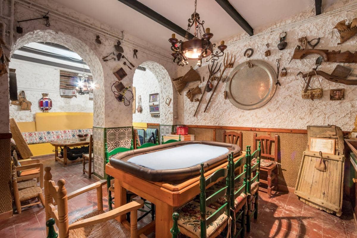 6 soveværelse Villa til salg i Albolote med swimmingpool - € 399.000 (Ref: 9942710)