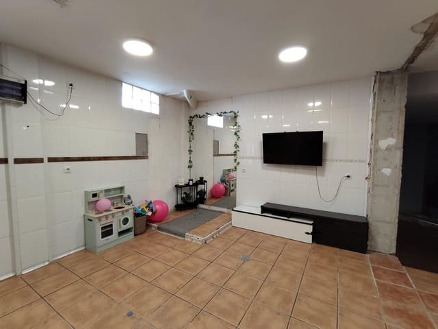 2 slaapkamer Huis te koop in Montillana - € 95.000 (Ref: 9945913)