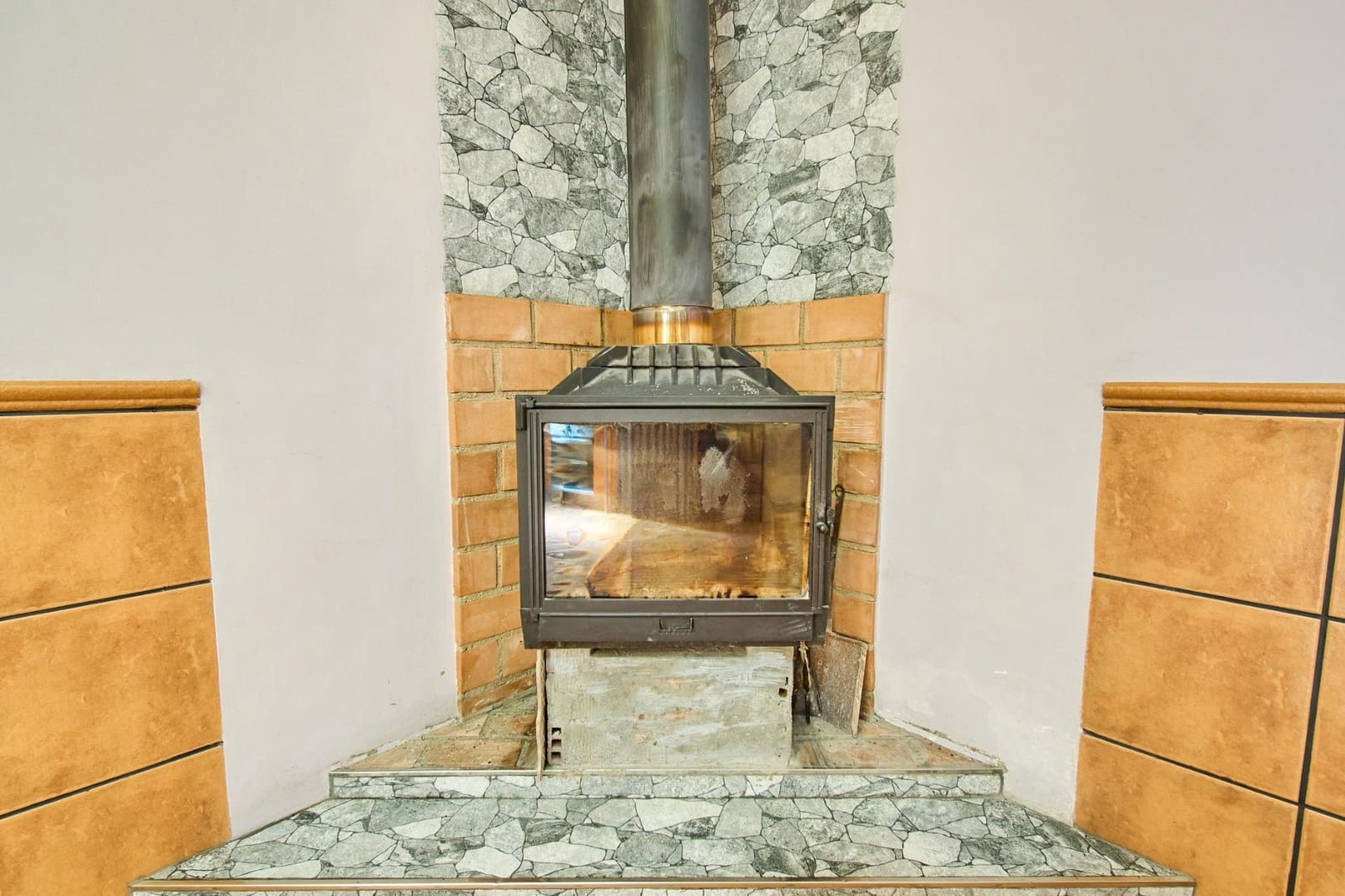 Casa de 2 habitaciones en Montillana en venta - 79.900 € (Ref: 9945913)
