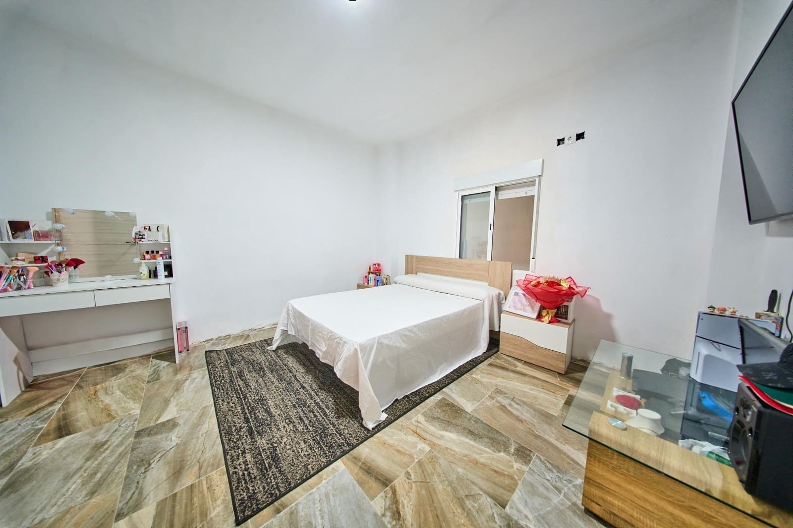 3 Zimmer Haus zu verkaufen in Granada Stadt - 135.000 € (Ref: 9950001)