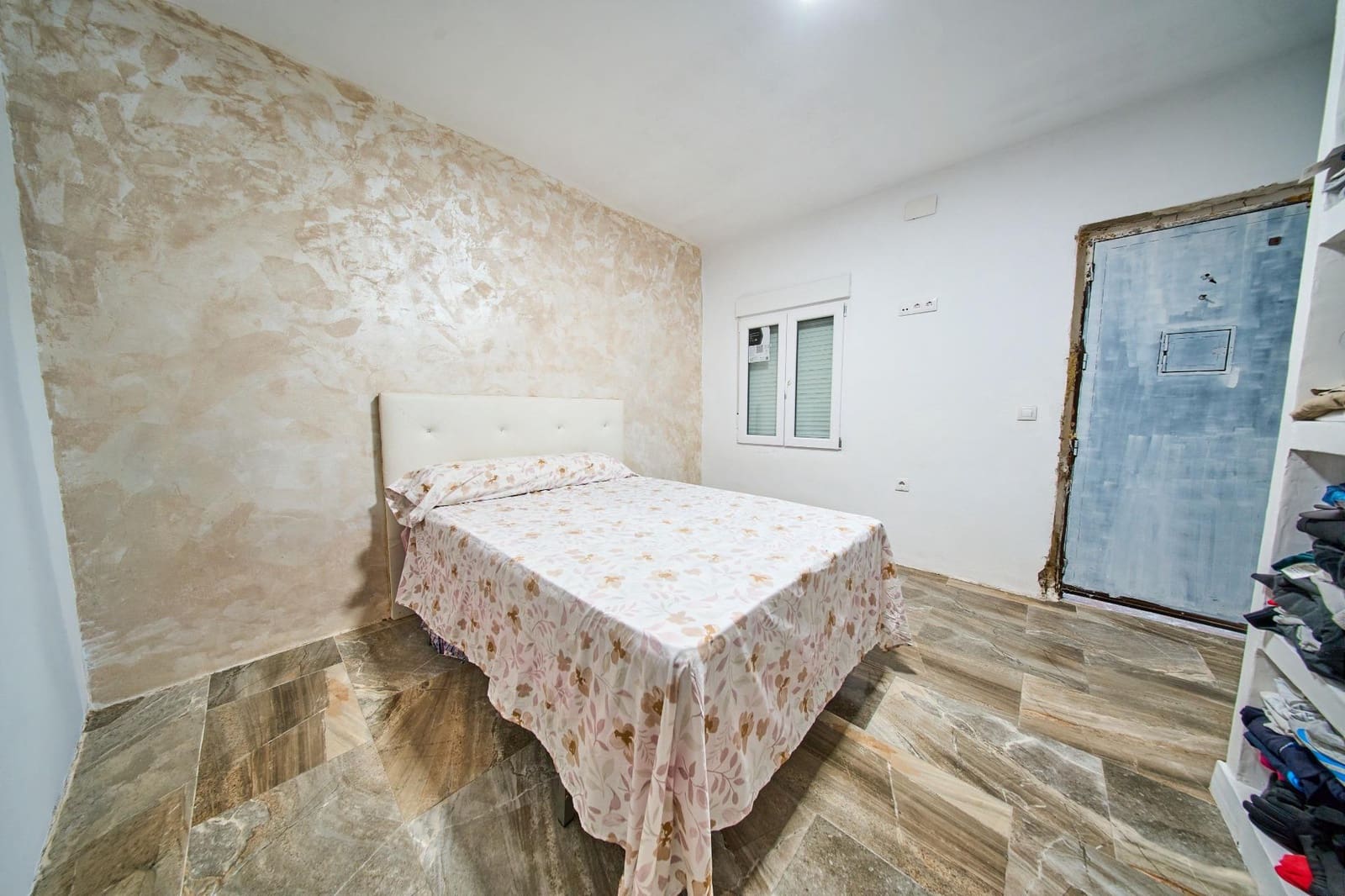 3 Zimmer Haus zu verkaufen in Granada Stadt - 135.000 € (Ref: 9950001)