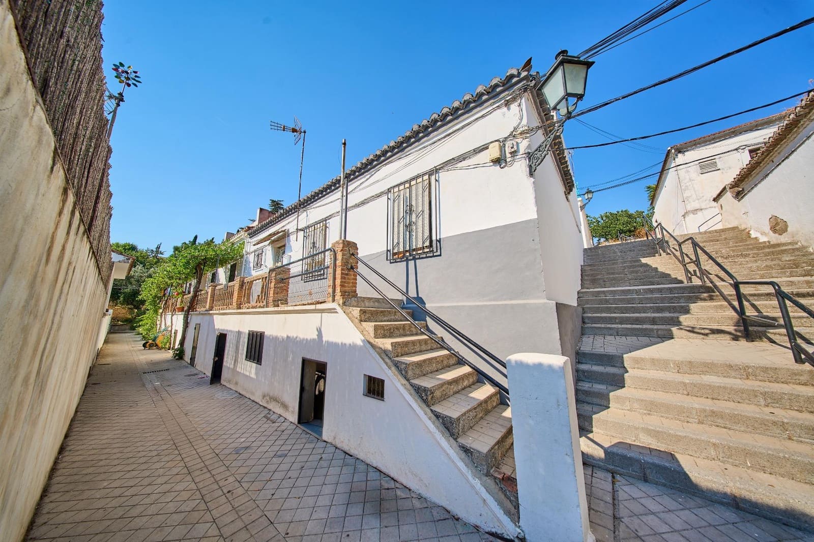 3 Zimmer Haus zu verkaufen in Granada Stadt - 135.000 € (Ref: 9950001)