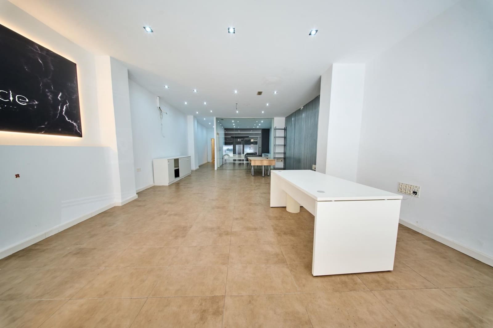 Komercyjne na sprzedaż w Miasto Grenada - 219 900 € (Ref: 9952797)