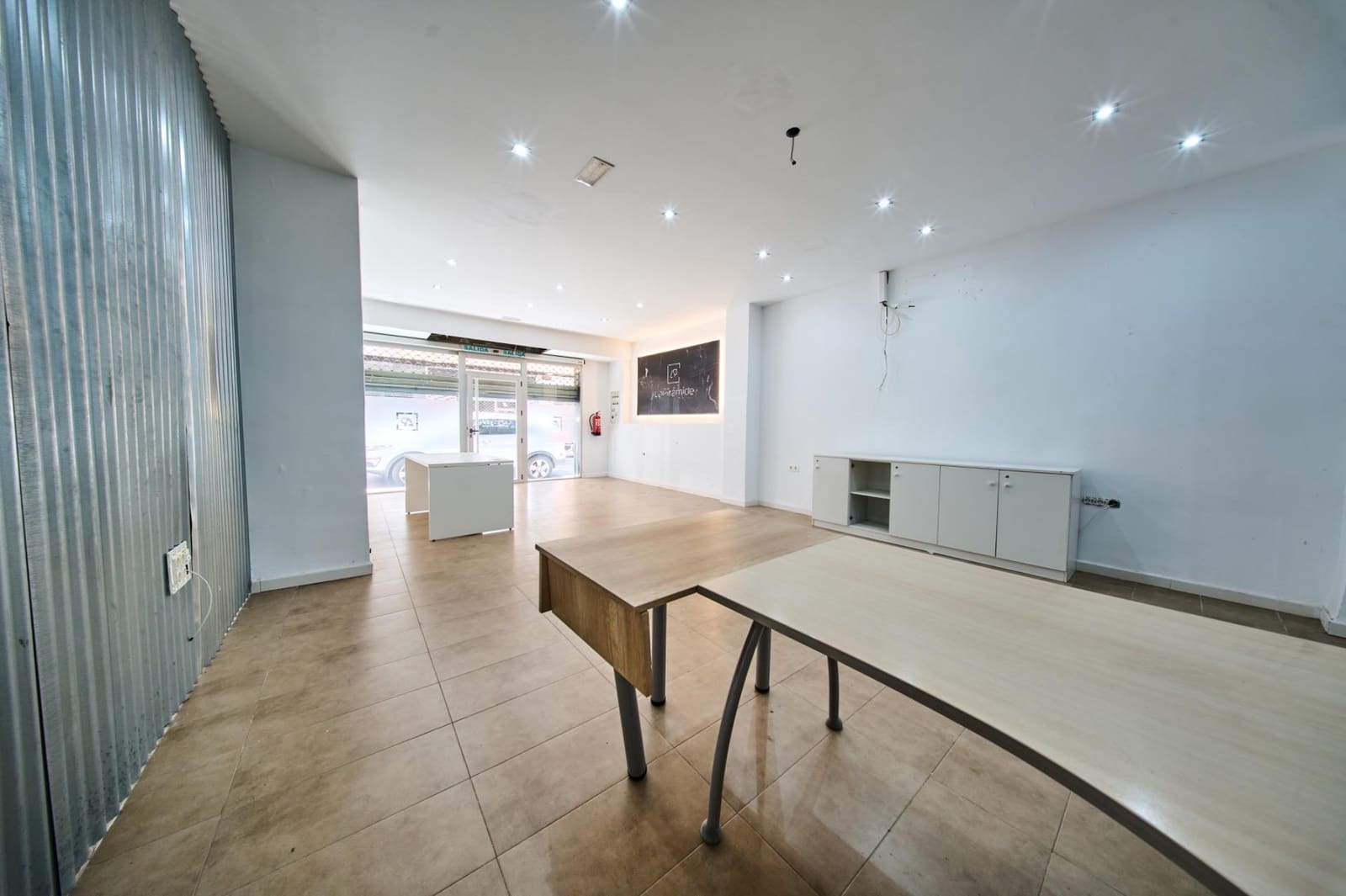 Komercyjne na sprzedaż w Miasto Grenada - 219 900 € (Ref: 9952797)