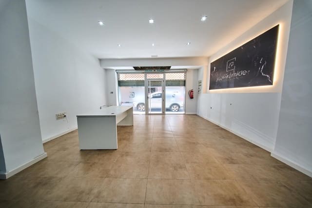 Commercieel te koop in Centro, Granada stad - € 219.900 (Ref: 9952797)