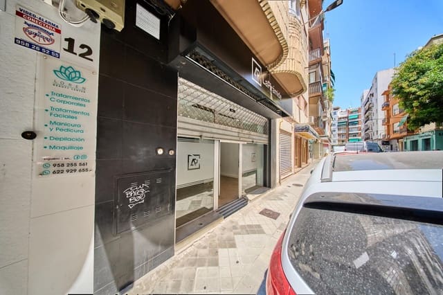 Commercieel te koop in Centro, Granada stad - € 219.900 (Ref: 9952797)