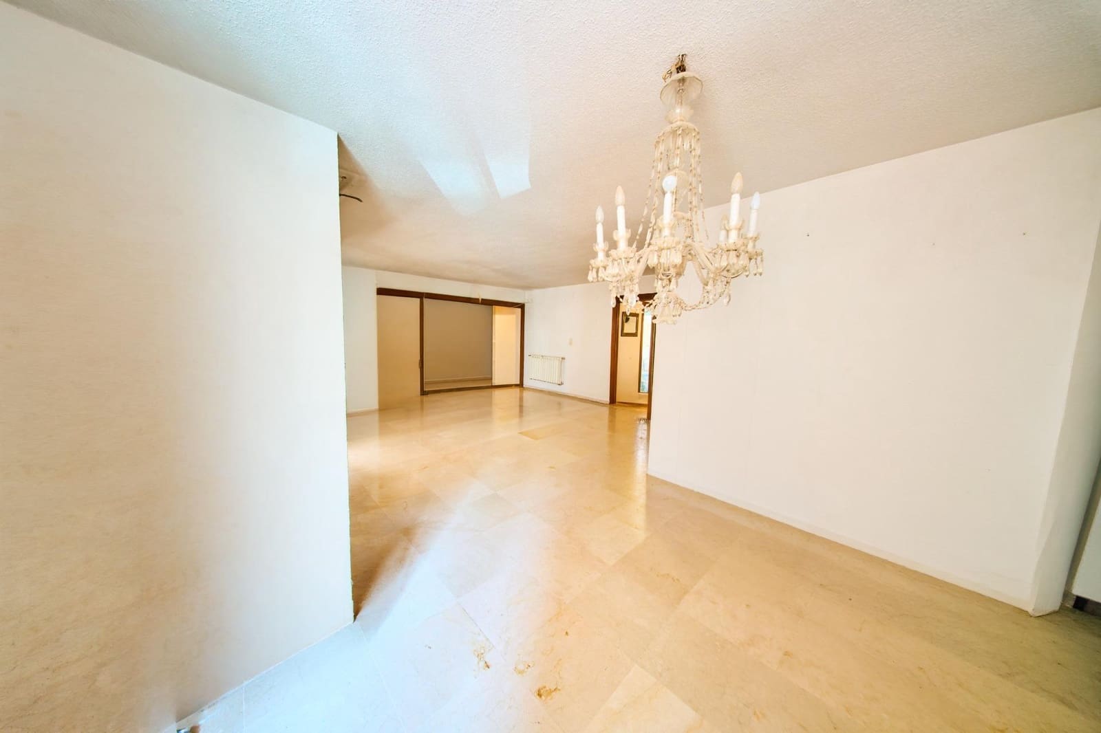 4 sypialnia Mieszkanie na sprzedaż w Miasto Grenada z basenem garażem - 395 000 € (Ref: 9965465)