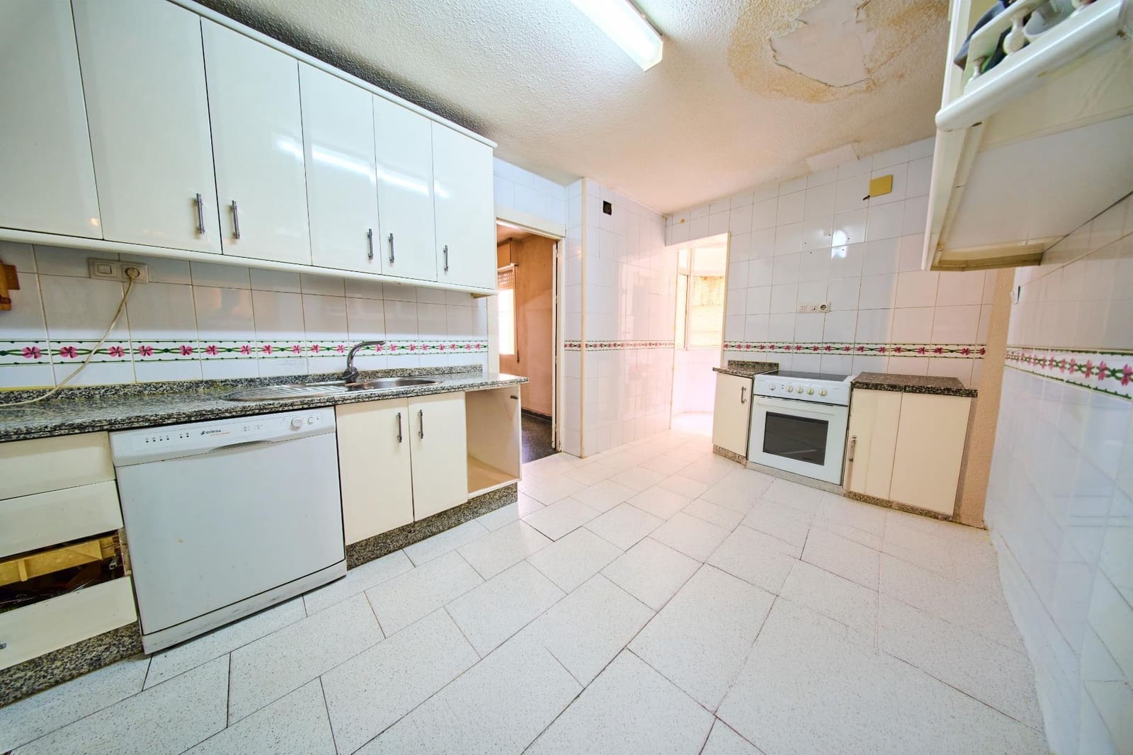 4 sypialnia Mieszkanie na sprzedaż w Miasto Grenada z basenem garażem - 395 000 € (Ref: 9965465)