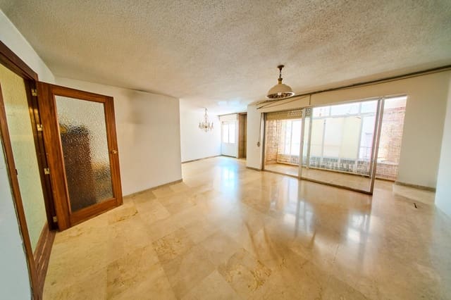 4 sypialnia Mieszkanie na sprzedaż w Miasto Grenada z basenem garażem - 395 000 € (Ref: 9965465)
