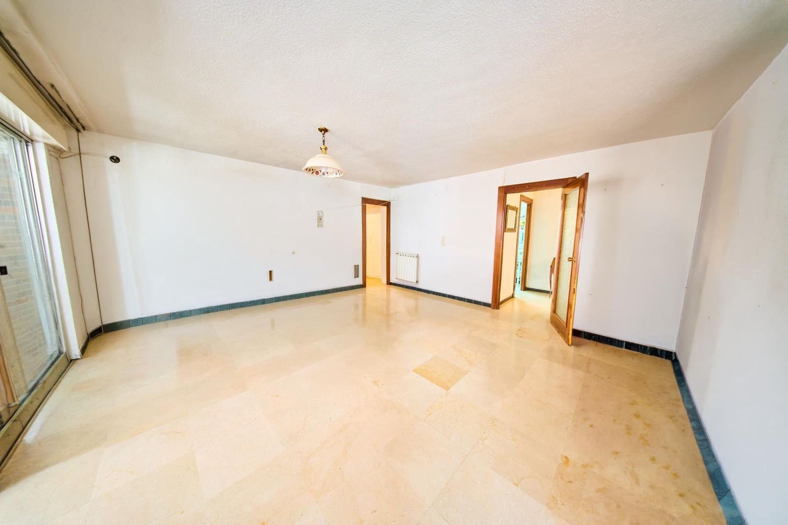 4 sypialnia Mieszkanie na sprzedaż w Miasto Grenada z basenem garażem - 395 000 € (Ref: 9965465)
