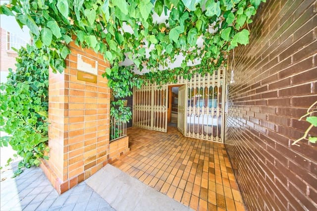 4 sypialnia Mieszkanie na sprzedaż w Miasto Grenada z basenem garażem - 395 000 € (Ref: 9965465)