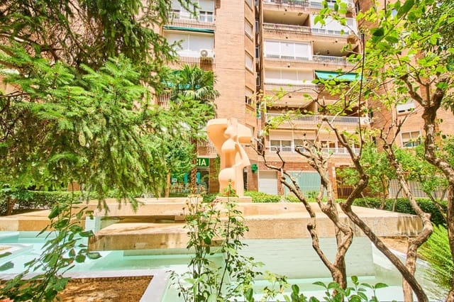 4 sypialnia Mieszkanie na sprzedaż w Miasto Grenada z basenem garażem - 395 000 € (Ref: 9965465)