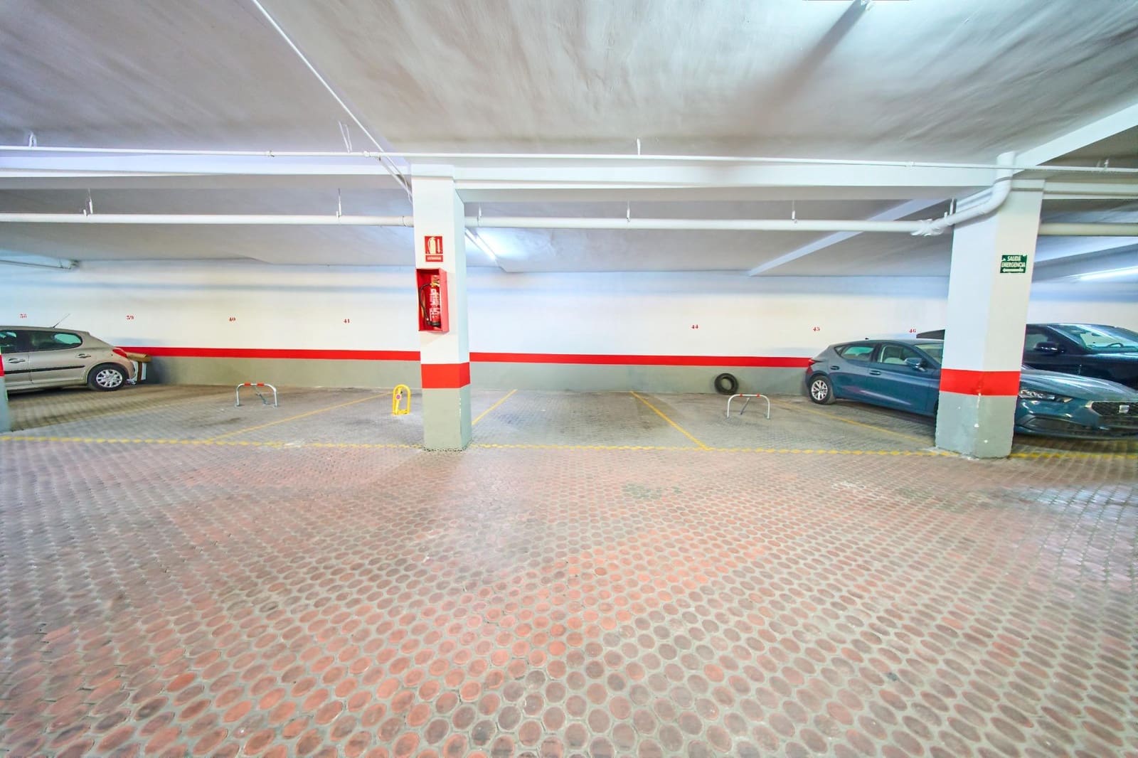 4 sypialnia Mieszkanie na sprzedaż w Miasto Grenada z basenem garażem - 395 000 € (Ref: 9965465)