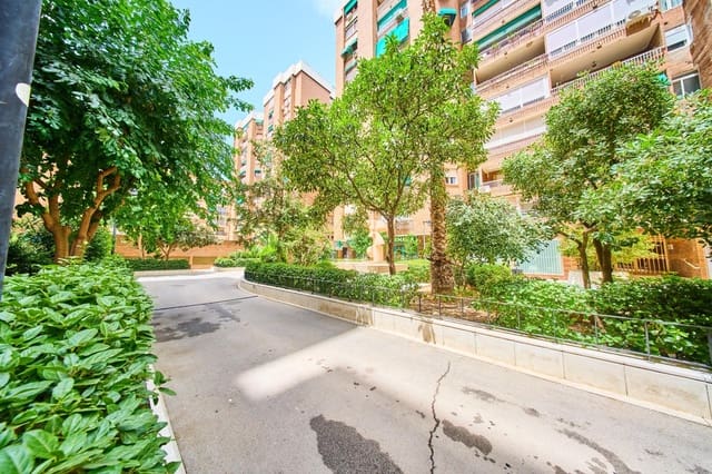 4 sypialnia Mieszkanie na sprzedaż w Miasto Grenada z basenem garażem - 395 000 € (Ref: 9965465)