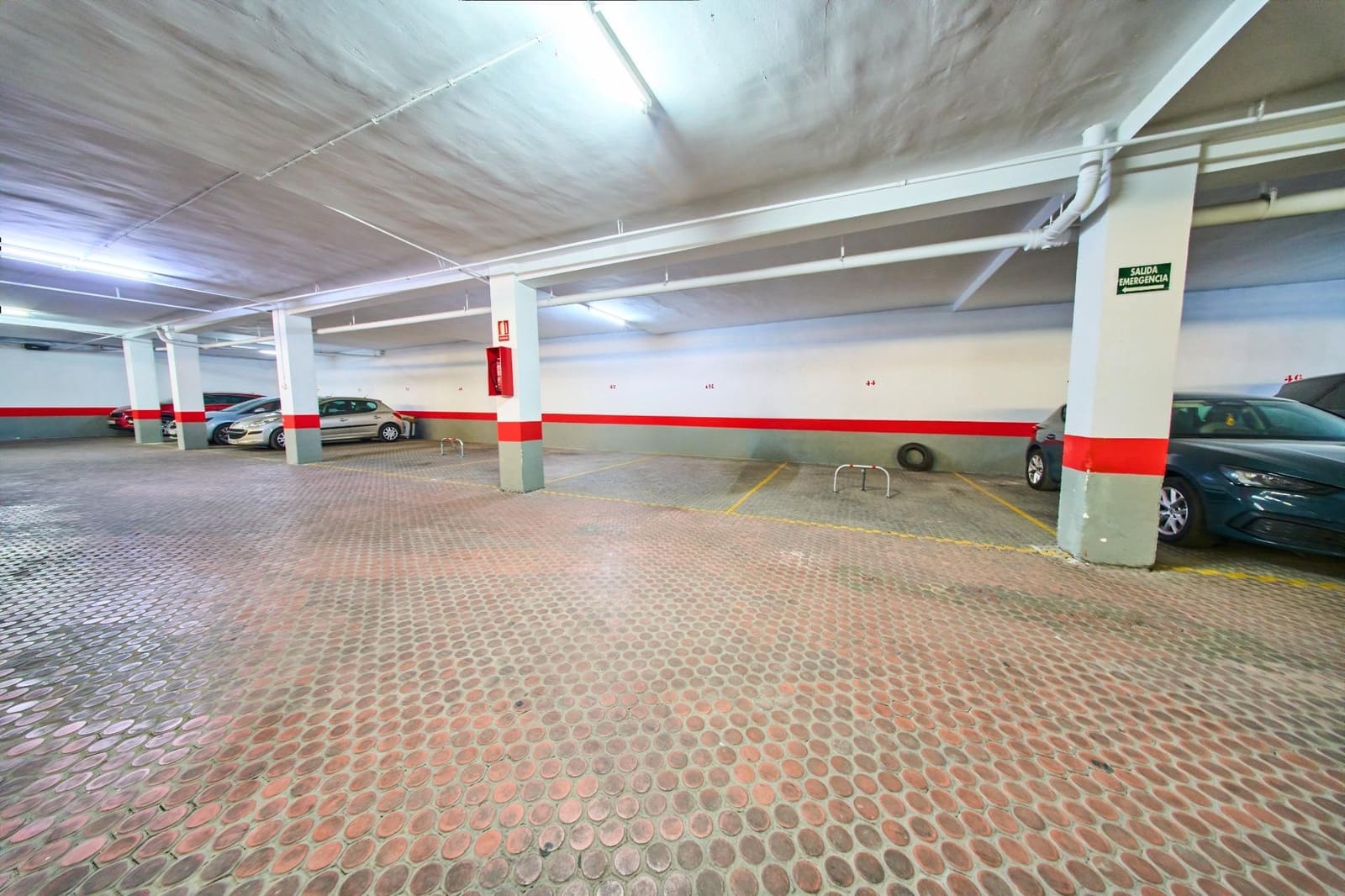4 sypialnia Mieszkanie na sprzedaż w Miasto Grenada z basenem garażem - 395 000 € (Ref: 9965465)